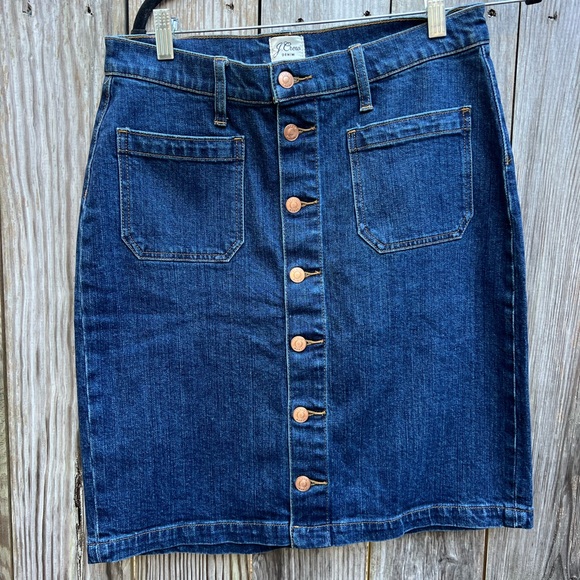 J. Crew Dresses & Skirts - J. CREW DENIM Two Pocket Button Down Denim Skirt Women’s 29